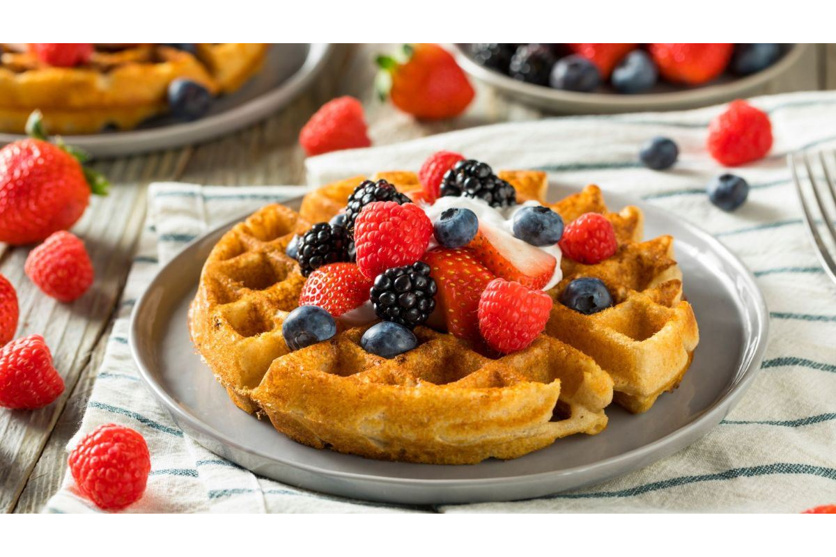 Bột Làm Bánh Waffle Trộn Sẵn Gold Bone Hộp 400g