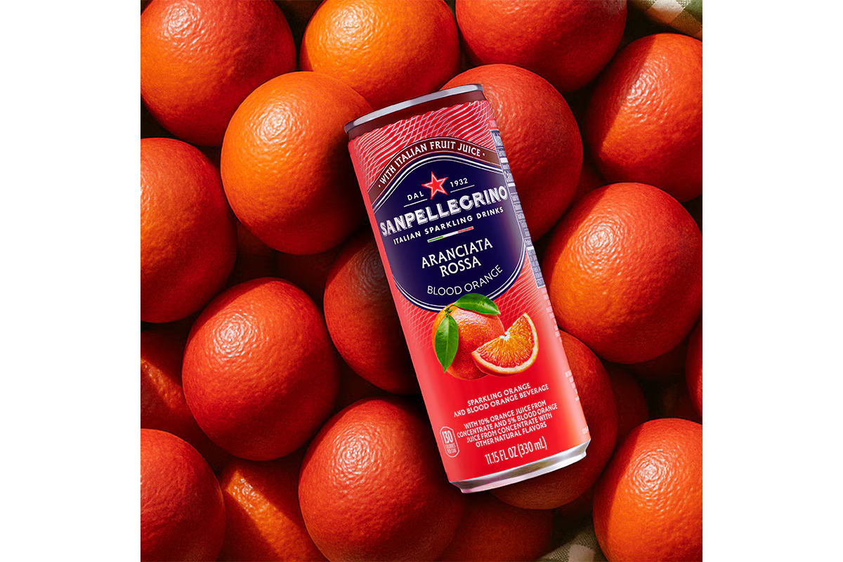 Nước Khoáng Ga Chanh Hồng & Mâm Xôi Đen San Pellegrino Lon 330ml
