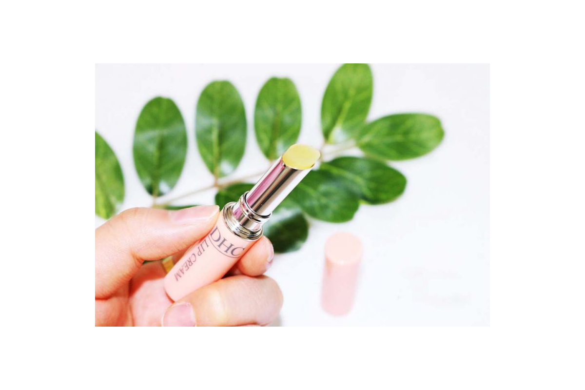 Son Dưỡng Môi DHC Không Màu 1.5g